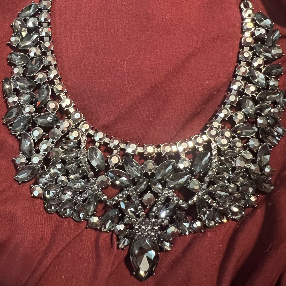 Paparazzi Zi collection necklace and earrings in gunmetal finish - NWT - Picture 3 of 3